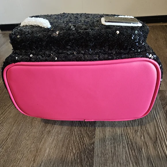 BNWT spider gwen sequin loungefly backpack - Picture 6 of 6